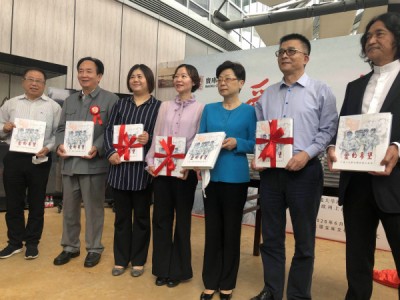 《爱与希望》抗疫主题绘画作品新书首发